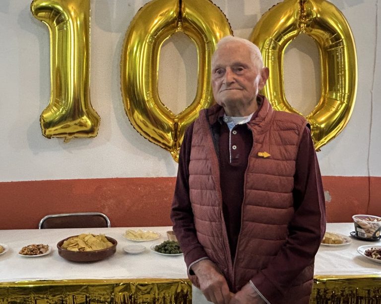 Casimiro, o aprezado veciño de Montefurado homenaxeado no seu 100 aniversario