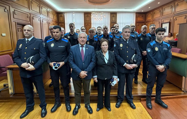 Imposición das Medallas do Concello de Monforte aos policías locais Eusebio Cuesta, a título póstumo, e Francisco Cao
