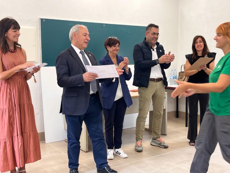 O obradoiro de emprego A Pinguela III impartirá módulos de carpintaría e albanelaría de urbanización