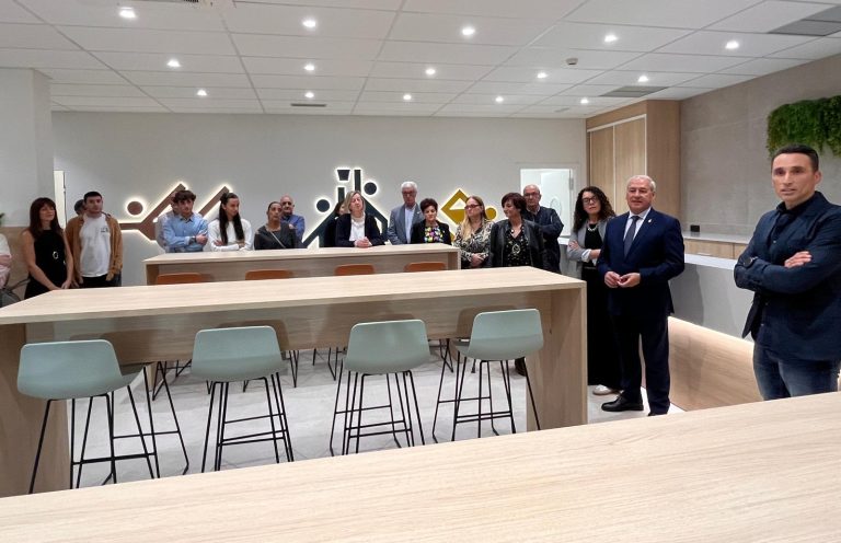 Ata o 24 de abril pódense presentar ofertas para a xestión da cafetería do complexo deportivo da Pinguela