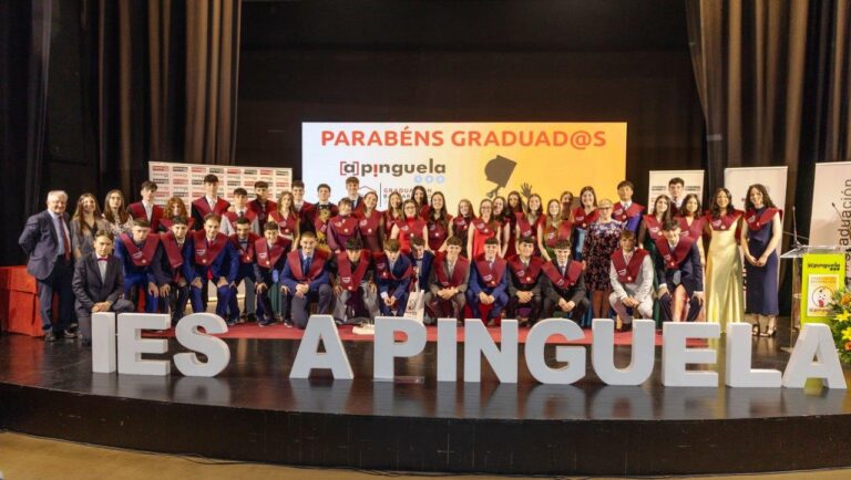 Graduación do alumnado de 2º de BAC do IES A Pinguela