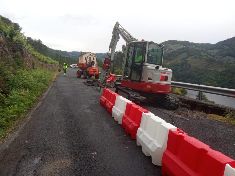 Comeza o reforzo do muro que permitirá reabrir a LU-P-1801 entre Os Peares e Chantada