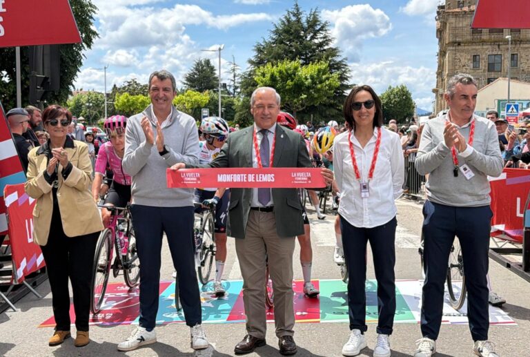 Tomé deu a saída da 4ª etapa de La Vuelta Femenina que percorreu o centro urbano de Monforte
