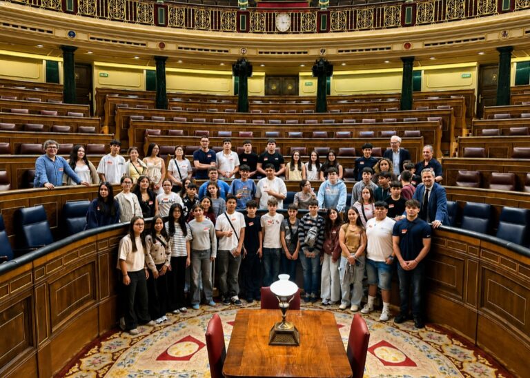 Alumnado do IES Daviña Rey coñece o Congreso, o Museo de Ciencias Naturais e o Santiago Bernabeu
