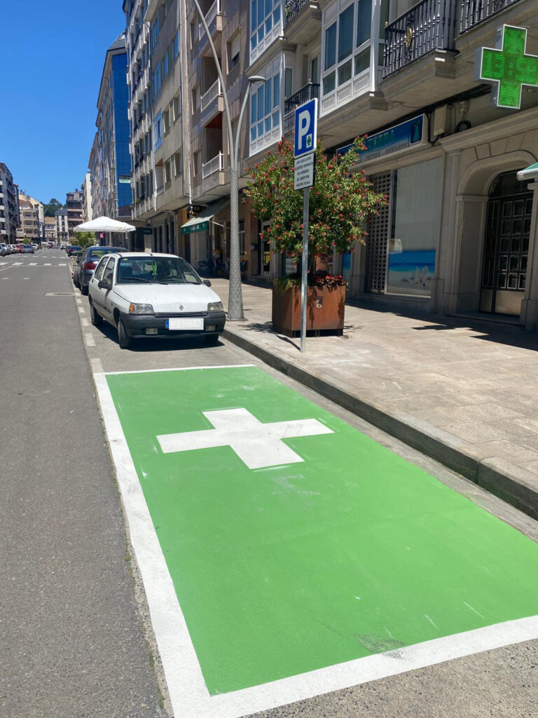 A farmacias de Chantada contan con novas prazas de estacionamento limitado