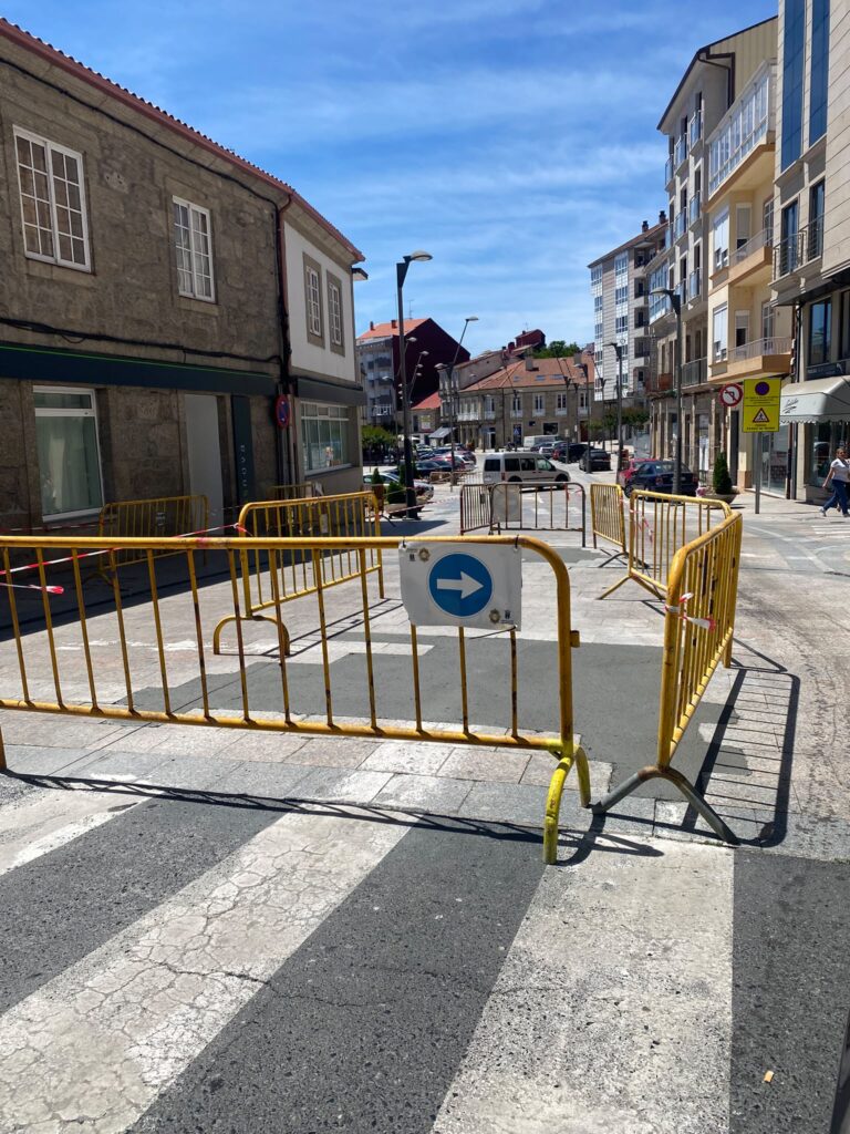 O Concello de Chantada reformará despois do verán a capa de rodadura na Praza de Santa Ana