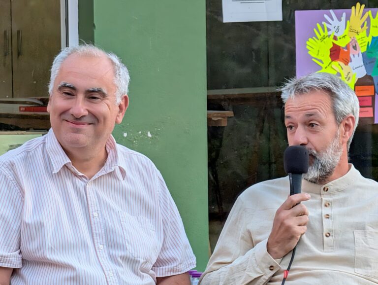Roberto Vila, unha vida marcada pola educación, as linguas e as viaxes