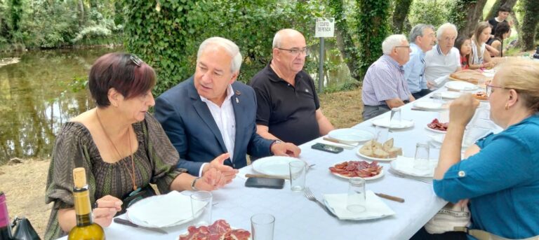 A área recreativa de Ribas Altas acolleu a Festa da Empanada de Monforte