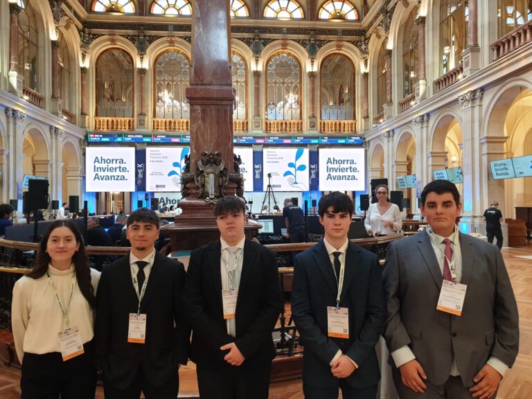 O IES Río Cabe de Monforte proclámase, no Palacio da Bolsa de Madrid, campión de España de Educación Financeira